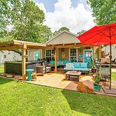 Pet-friendly Lakefront Getaway w/ Hot Tub!