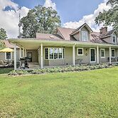 Family-friendly Retreat on Long Noble Lake!
