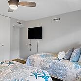 Walk to Coligny Beach Park: Coastal Oasis w/ Pool