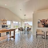 Modern Ranch House w/ Fire Pit & Valley Views