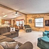 Cozy Crosby Cabin Near Serpent Lake + Main St