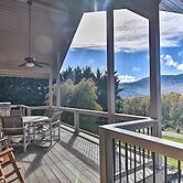 Blue Ridge Cabin on 6 Acres: Hot Tub & Mtn Views!