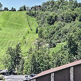 Southwind Seven Springs Home on Ski Slopes!