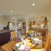 'mcjuggers Loft:' Walk to Lake, Park, Restaurants