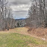 Ski-in Ski-out Okemo Oasis w/ Deck + Mtn View!