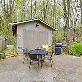 Quaint Smoky Mountain Cabin Rental w/ Patio
