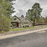 Upscale Flagstaff Home w/ Hot Tub & Mountain Views