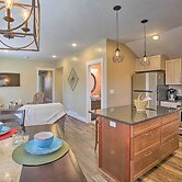 Cozy & Urban Ludington Apt ~ 1 Mi to Lake Michigan