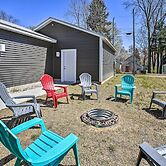 Dtwn Ludington Apt w/ Fire Pit: Day Trip to Slopes