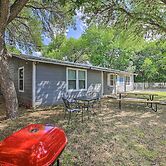 Utopia Family Home, 2 Blocks to Utopia Park!