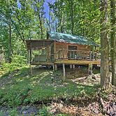 Creekside' Cabin w/ Deck in Pisgah Forest!