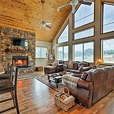 Private Hot Tub: Vernon Cabin on 30 Forested Acres