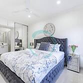 ZENHOUSE STYLISH - 3BR Home near Shops