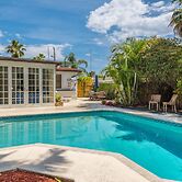 Casa Sirena By The Marina Suites with Pool