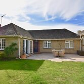 White Roses a dog Friendly Retreat for two