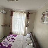 LAO TANGREN RESTAURANT & GUESTHOUSE