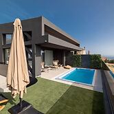 Inviting 4-bed Villa Lia in Vathianos Kampos