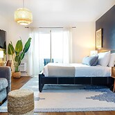 Bella Vista - Water Views Pool and Parking