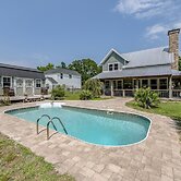 Country Solitude Close To The Beach 3 Bedroom Farmhouse by RedAwning