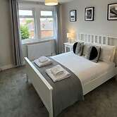 Flat - Sleeps 4 - Pet Friendly - Parking
