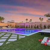 Desert Eden by Avantstay 6BR w/ Ensuite Backyard Oasis w/ Pool & Hot T