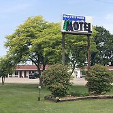 Edge Of The Woods Motel