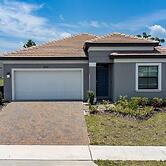 Balmoral Resort-222mcv 4 Bedroom Home by RedAwning