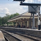 Immaculate 2-bed Apartment in Bury