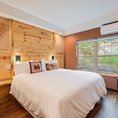 Solitude Moose Room 102 - Estes Park 1 Bedroom Studio by RedAwning