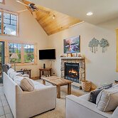 Solitude Bobcat #5- Estes Park 2 Bedroom Condo by RedAwning