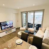 Luxury Flat with Parking & Large Terrace