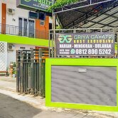 Super OYO 3496 Griya Gayatri Syariah