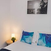 Beautiful 2BR APT With Balcony, Pool and Gym