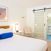 Little Mod Hotel at the University