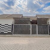 OYO 90684 Happy Homestay Syariah