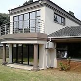 Remarkable 5-bed House in Springs & Nigel
