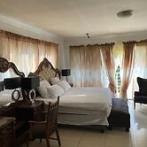 Remarkable 5-bed House in Springs & Nigel