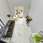 Charming Home With Patio Close to Wimbledon Park by Underthedoormat