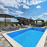 AquaHaven With Private Pool And Wellness