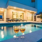 Apartment Sun Private Pool and Jacuzzi
