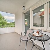 A1-luxury apt w big Balcony, 4 min Walk to Beach