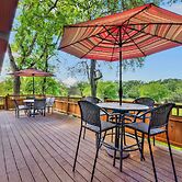 Gettin' Guada Loopy With Hot Tub & Riverfront