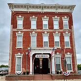 Decker Hotel & Bar