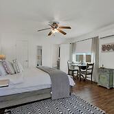 Cozy Casita! In Texas Famous 290 Winery Corridor!