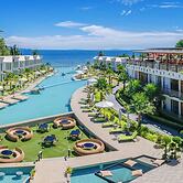 Vannee Golden Sands Beachfront Resort