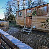 The Oak Hut