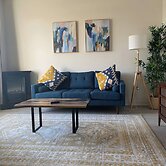 Luxurious Town House With x2 Cars Garage No01