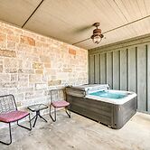 Cozi Cottage With Hot Tub! - 2 Min to Wineries!