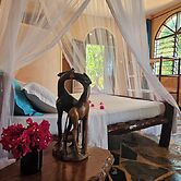 Room in Guest Room - 38m2 Turtle Suite in a 560 m2 Villa, Indian Ocean