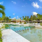 Family Selection At Grand Palladium Kantenah Resort & Spa - All Inclus